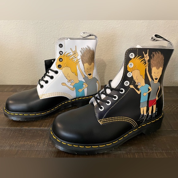NWT Doc Martens x Beavis and Butthead collaboration (RARE) Men’s 8 / Women’s 9 - Picture 1 of 9